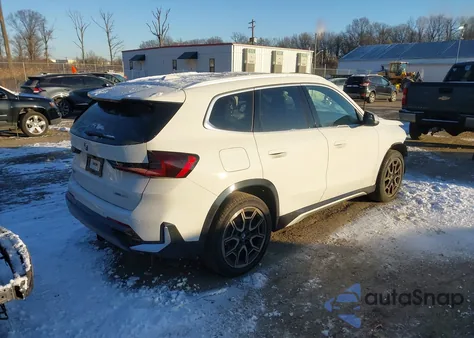 2024 BMW X1 xDrive28I z USA, uszkodzony, nr VIN WBX73EF03R5Y69947